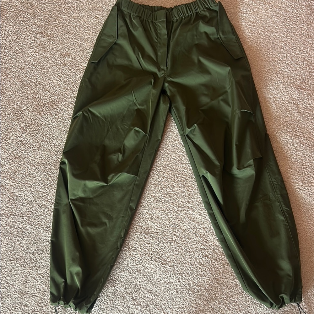 Brand New Aritzia Babaton Forest Green Joggers